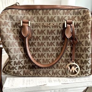 Micheal Kors Purse